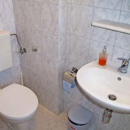 In 33165 Brseč